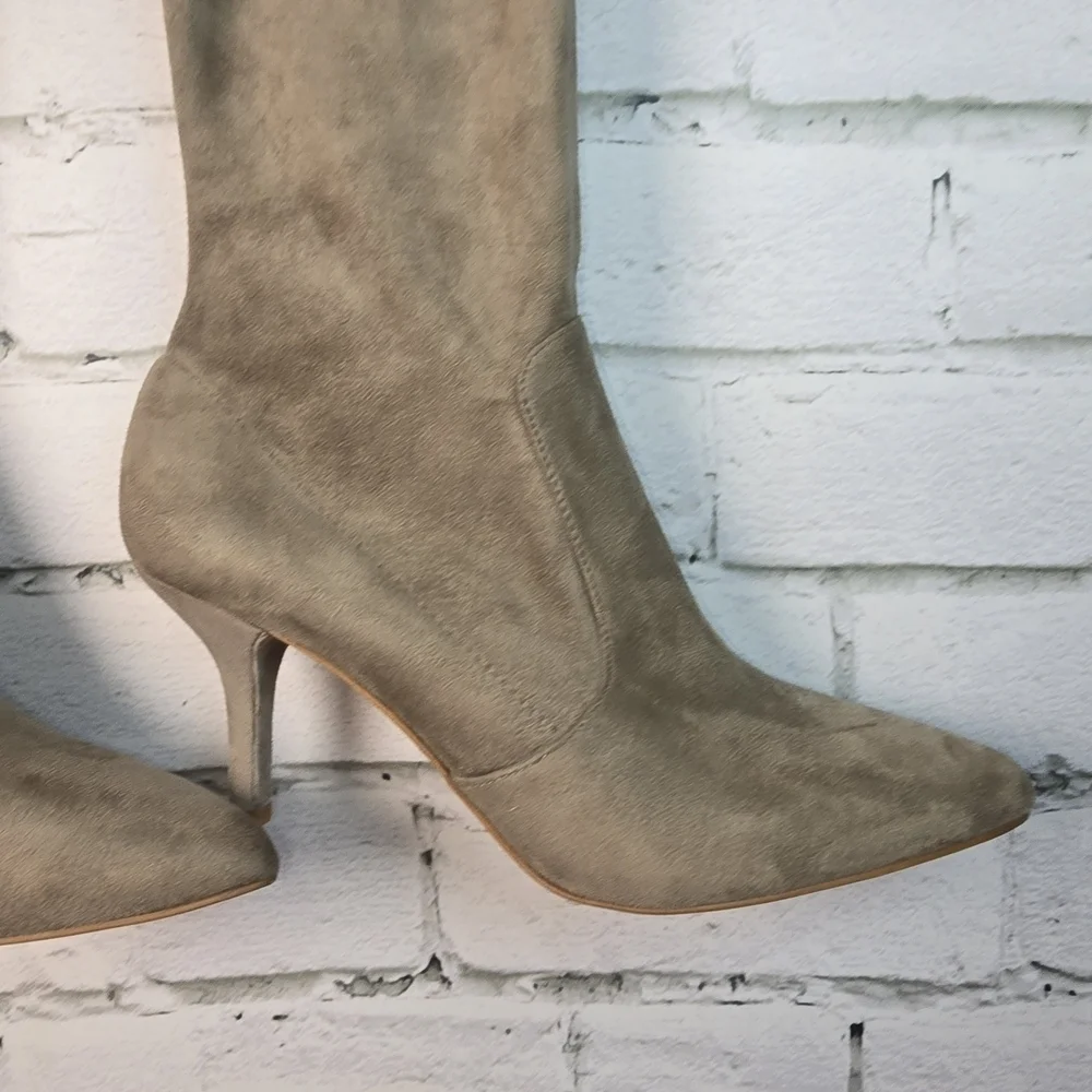 VINCE CAMUTO ASHLINA OVER THE KNEE SUEDE HEELED BOOTS  TAUPE  WOMENS SIZE 9 EUC
